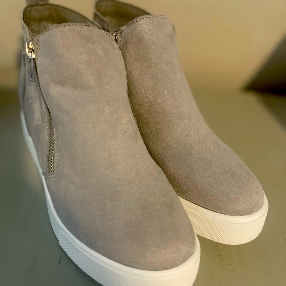 Grey zip up suede sneakers